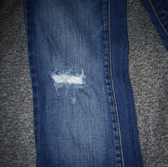 American Eagle distressed jeans - Picture 6 of 7